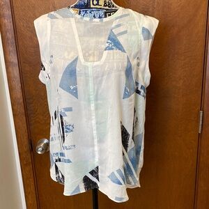 Vince Camuto  Abstract Print Sleeveless Top size medium,